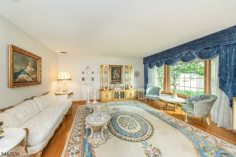 21 Bates Dr, Fairfield, NJ 07004 - #3