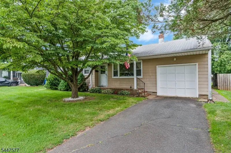 92 Louise Dr, Manville, NJ 08835 - #2