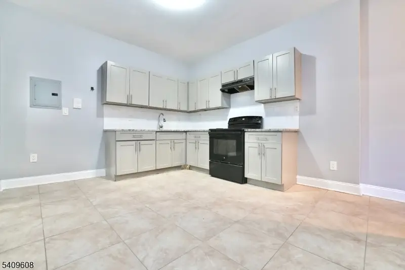 351 Mulberry St, Newark, NJ 07102 - #3