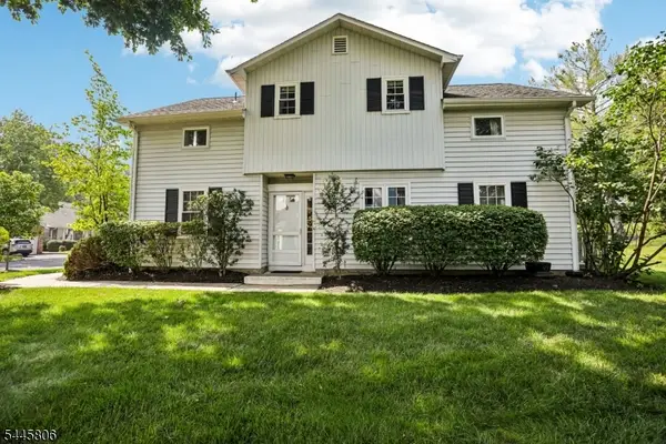 27 Coachlight Dr, Chatham Twp., NJ 07928