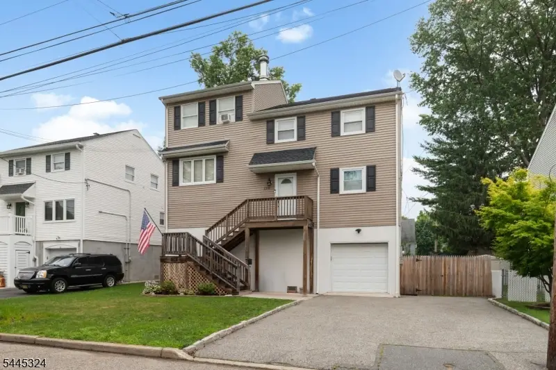 138 William St, Singac, NJ 07424 - #2