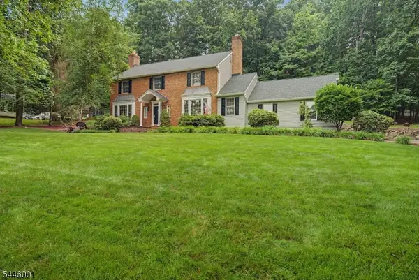2 Sanford Rd, Mount Olive Twp., NJ 07828