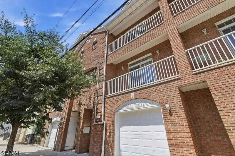 97 Astor St, Newark, NJ 07114 - #3