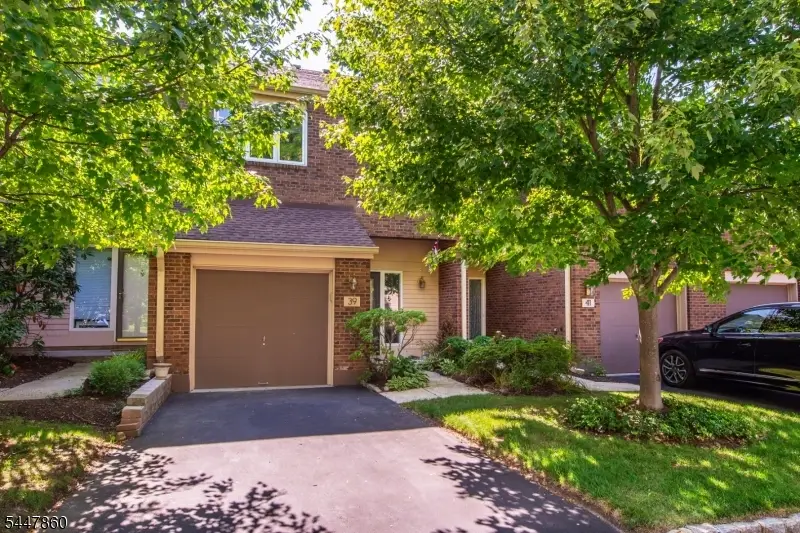 39 Chelsea Ct, Madison, NJ 07940 - #1