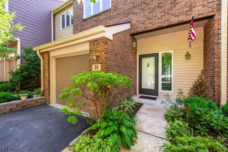 39 Chelsea Ct, Madison, NJ 07940 - #2
