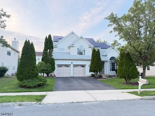 308 Stonehenge Dr, Lopatcong Twp., NJ 08865