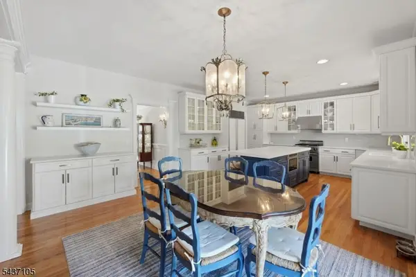 13 Hunters Trl, Chester Twp., NJ 07930