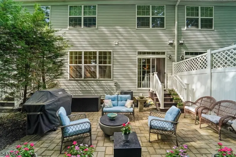 24 Pineview Dr, Waldwick, NJ 07463 - #3