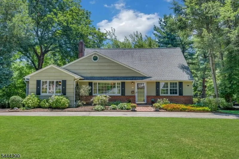 18 Yorke Rd, Mountain Lakes, NJ 07046 - #1
