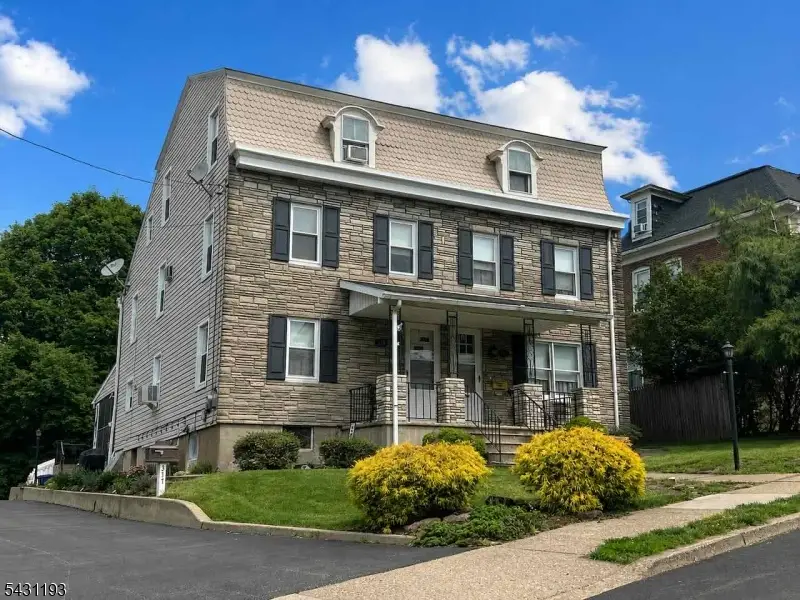 319 Center St, Phillipsburg, NJ 08865 - #1