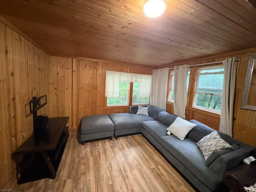 901 Chestnut Path, Crandon Lakes, NJ 07860 - #3