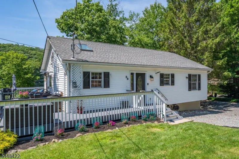 38 Oneida Ave, Hopatcong, NJ 07843 - #2