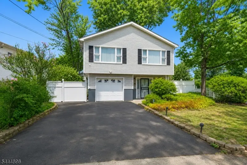 18 E 37th St, Paterson, NJ 07514 - #2