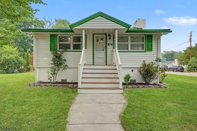 104 Lake Shore Dr, Lake Hiawatha, NJ 07034 - #1