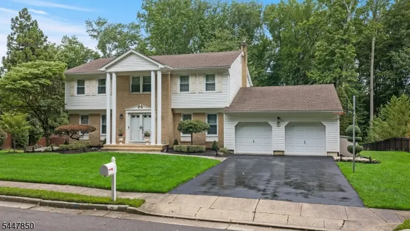 5 Brookside Cir, Marlboro Township, NJ 07746 - #2