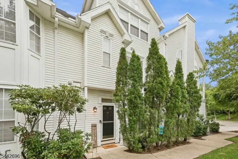 35 Hancock Dr, Morris, NJ 07960 - #1