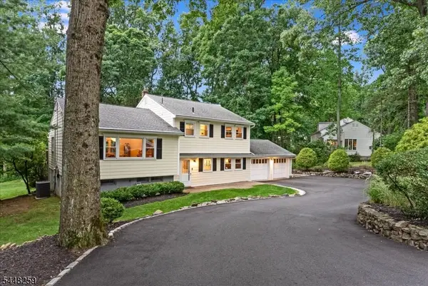 19 Sunrise Dr, Morris Plains Boro, NJ 07950