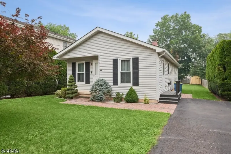 179 Maple St, Bradley Gardens, NJ 08807 - #1