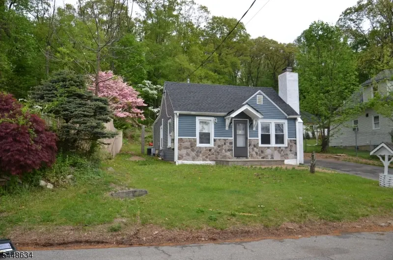 5 Fairview Ave, Mine Hill, NJ 07803 - #1