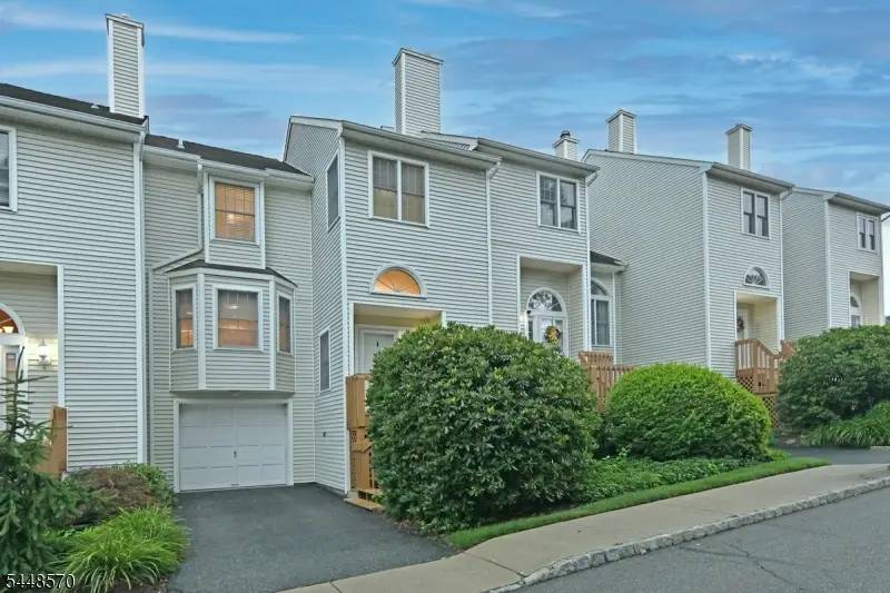 6 Erin Way, Lincoln Park, NJ 07035 - #1