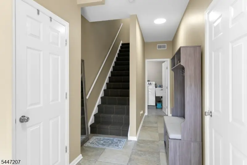 25 Gillette Rd, Gillette, NJ 07933 - #3