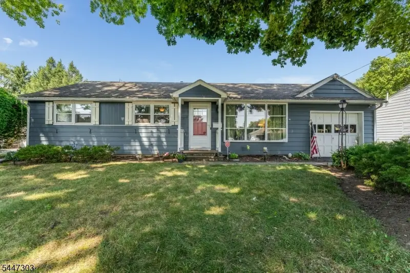 711 4th St, Belvidere, NJ 07823 - #1