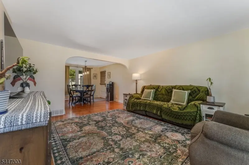 711 4th St, Belvidere, NJ 07823 - #3
