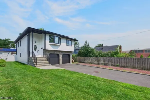 202 Tuttle St, Green Brook Twp., NJ 08812