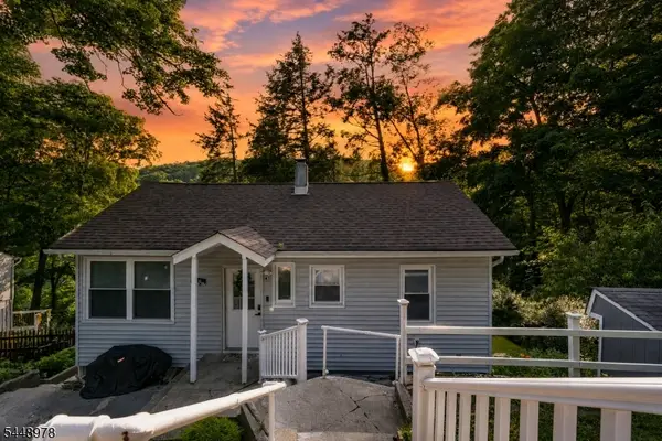 69 Roosevelt Ave, Jefferson Twp., NJ 07438