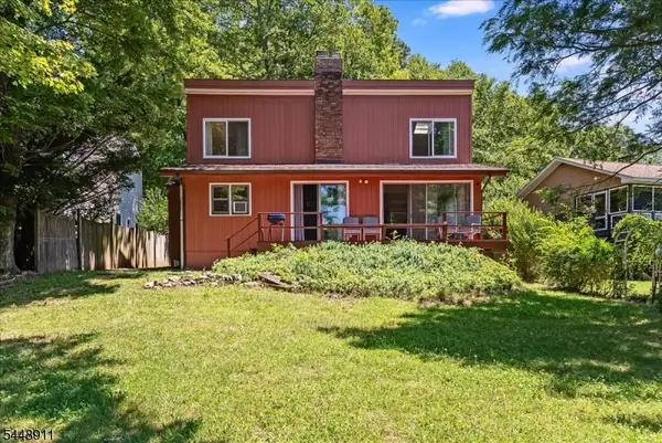 907 Plymouth Lake Dr, Stillwater Twp., NJ 07860