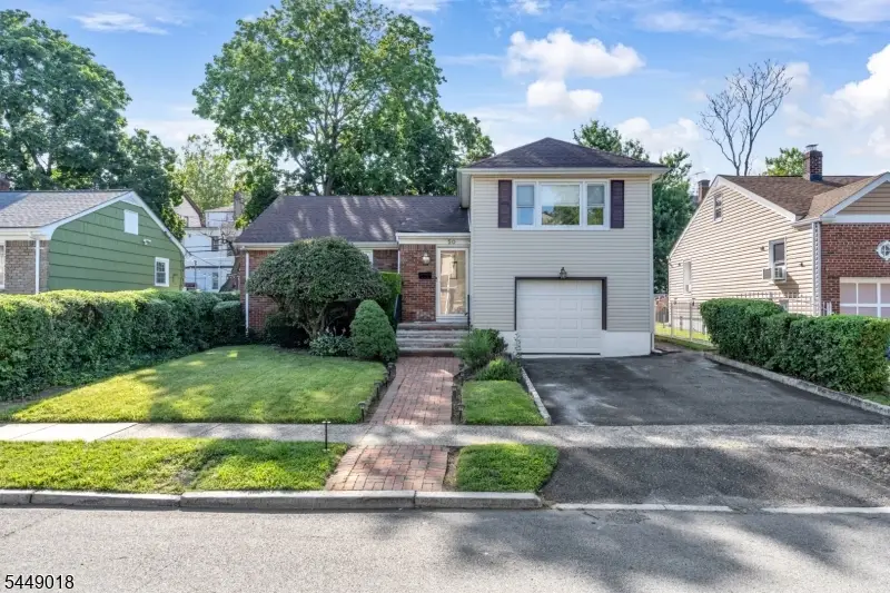 50 Leslie St, East Orange, NJ 07017 - #1