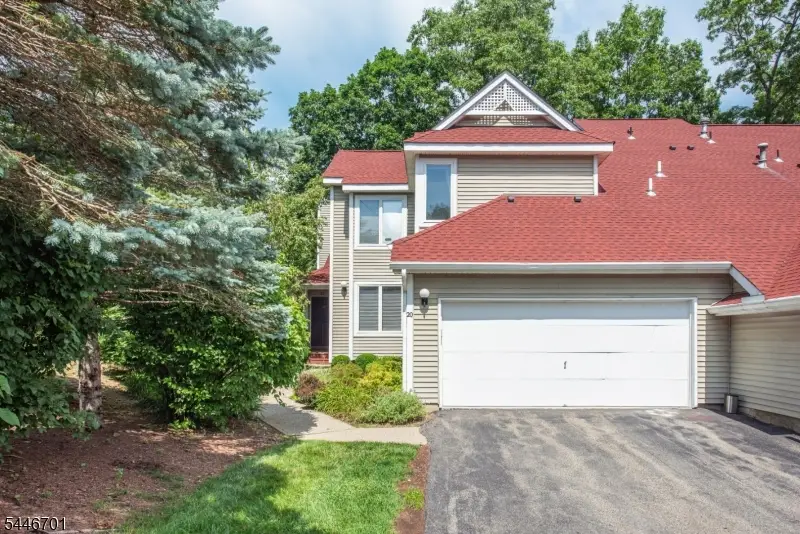 20 Petersburg Ct, Oak Ridge, NJ 07438 - #1