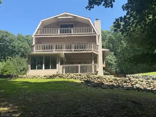 352 Buckhorn Dr, White Twp., NJ 07823