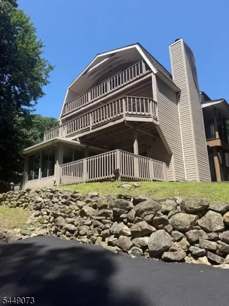 352 Buckhorn Dr, White, NJ 07823 - #2