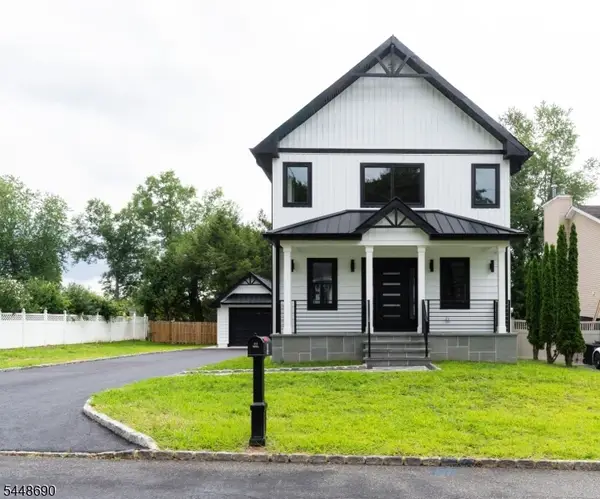 9 Hugenot St, East Hanover Twp., NJ 07936