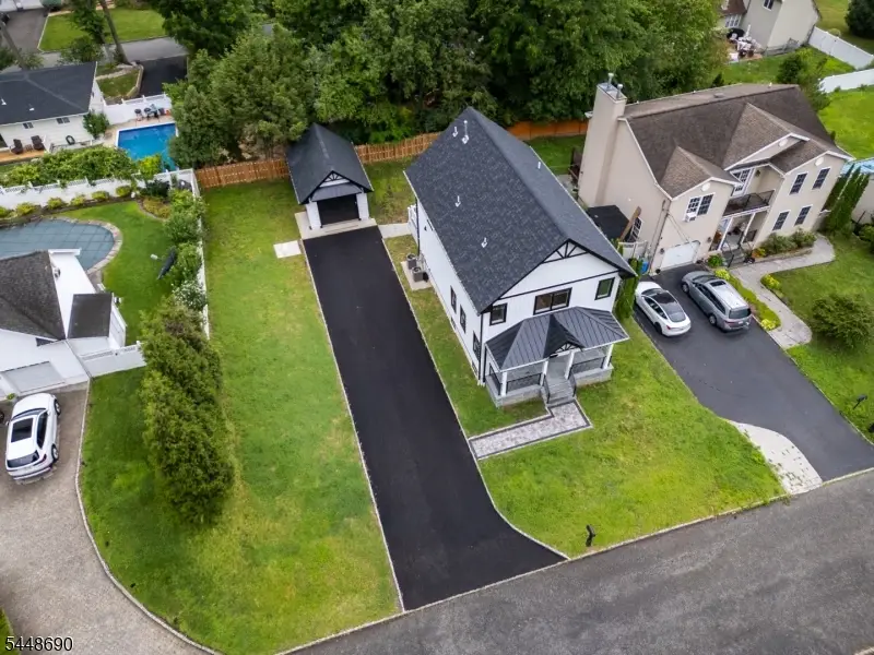 9 Hugenot St, East Hanover, NJ 07936 - #3