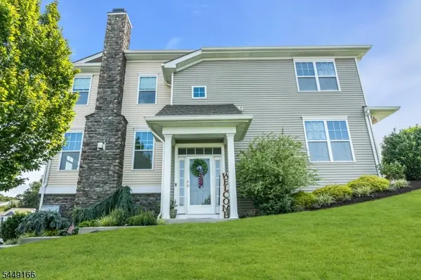 18 Blazingstar Way, Allamuchy Twp., NJ 07840