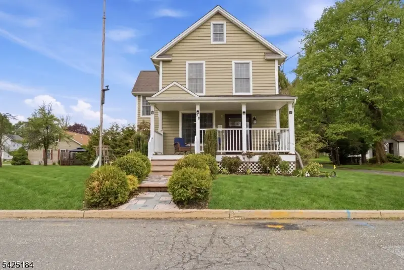 13 New St, Washington, NJ 07882 - #2