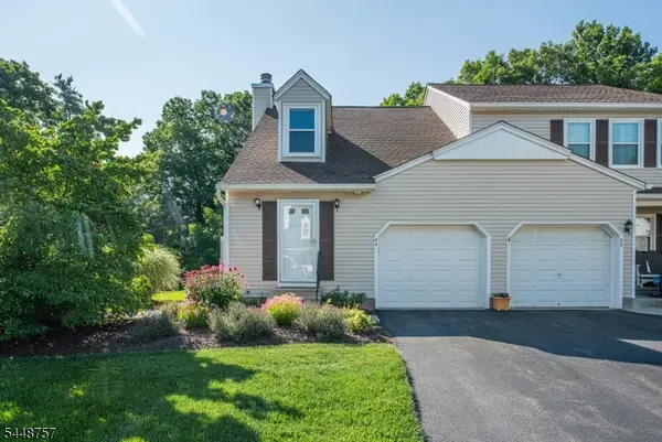84 Carriage Ln, Newton Town, NJ 07860