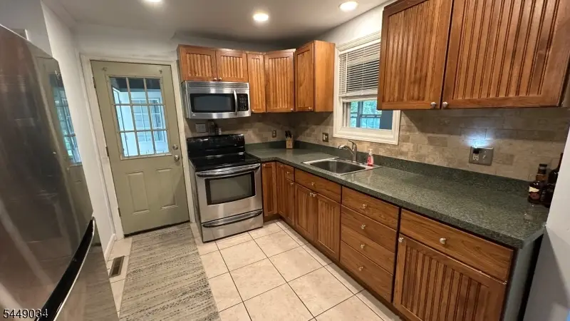 20 Mt Crest Rd, Oak Ridge, NJ 07438 - #3