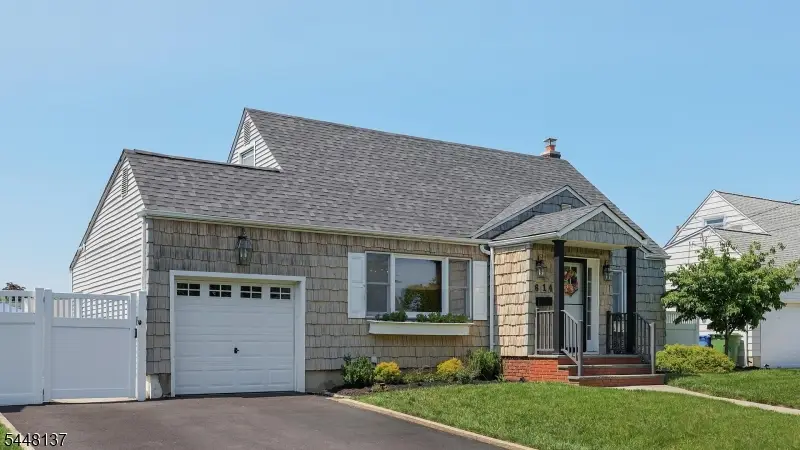 614 Fairway Rd, Linden, NJ 07036 - #2