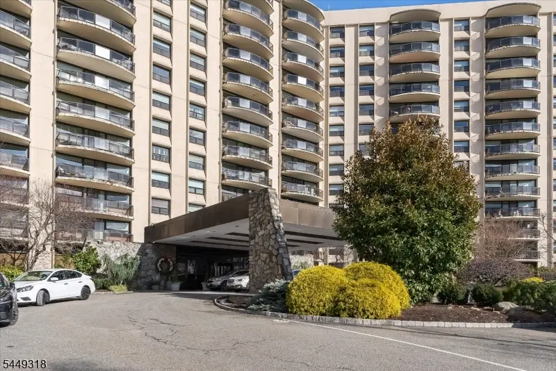 2 Claridge Dr #1NE, Verona, NJ 07044 - #2