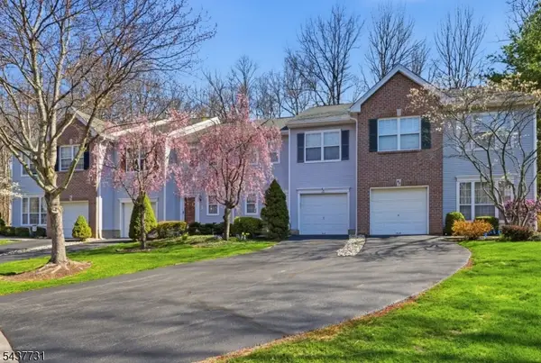 42 Pond Hollow Dr, Jefferson Twp., NJ 07438