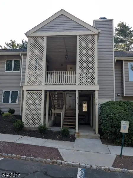 8 Augusta Dr, Clinton, NJ 08801 - #1