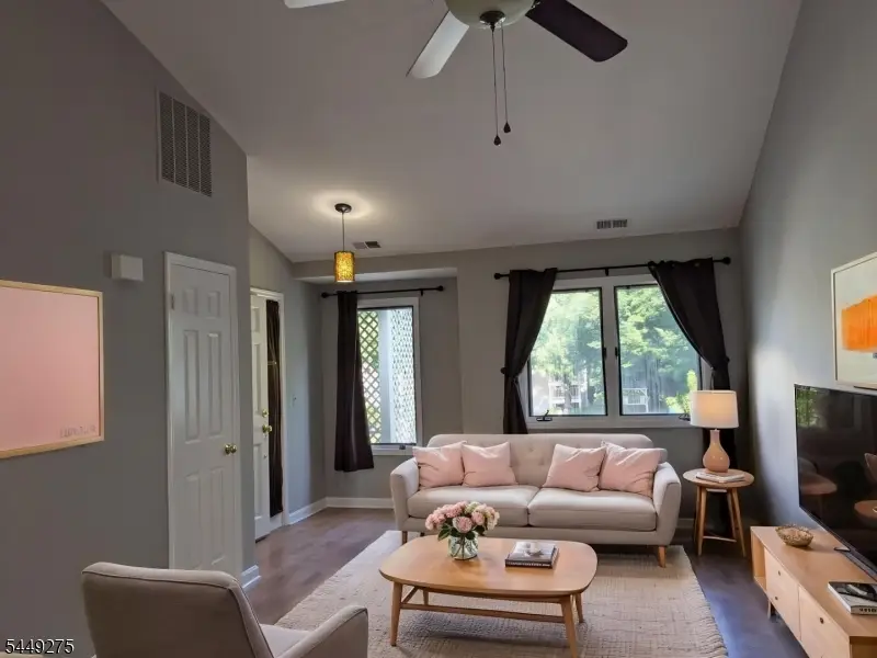8 Augusta Dr, Clinton, NJ 08801 - #3