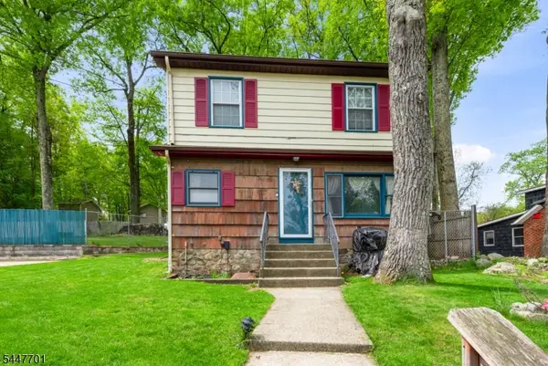 19 E Shore Rd, Jefferson Twp., NJ 07849