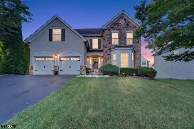 24 Lauren Ln, Lopatcong, NJ 08865 - #2