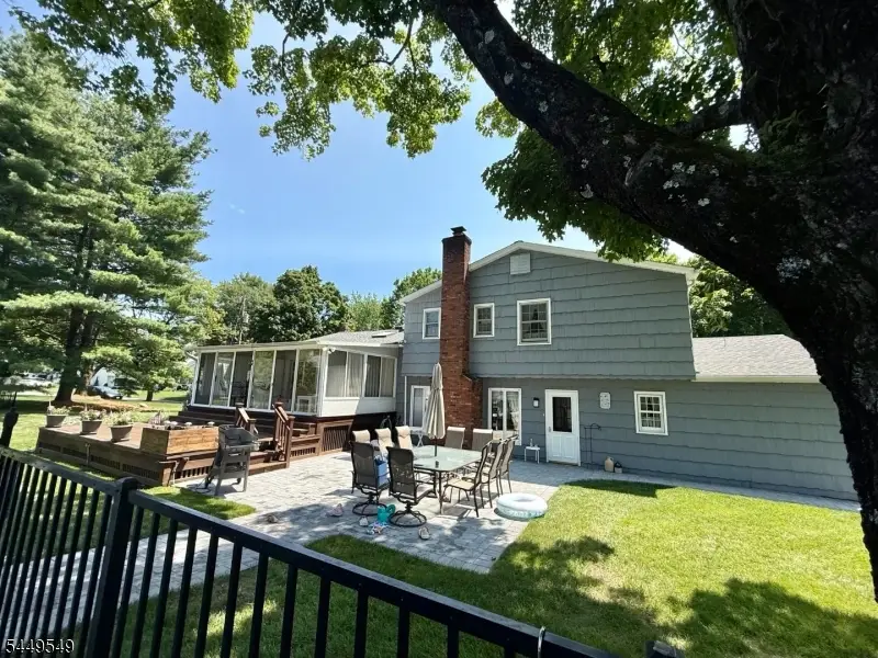 8 Byron Ct, Allendale, NJ 07401 - #2