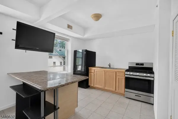 133 N Maple Ave #303, East Orange City, NJ 07017