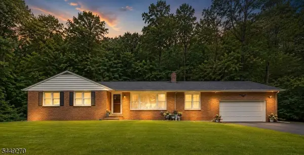 195 Old Somerset Rd, Watchung Boro, NJ 07069